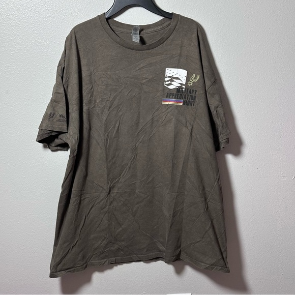 Gildan Men Vintage Green Military Apprediation Night Graphic T-Shirt size XL. - Picture 1 of 9